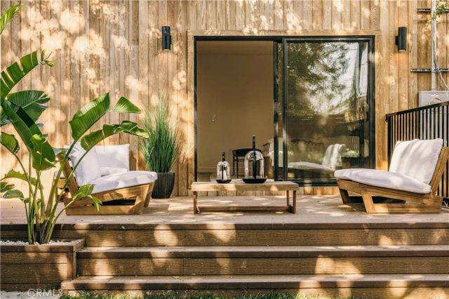 4033 Moore, Los Angeles, CA 90066