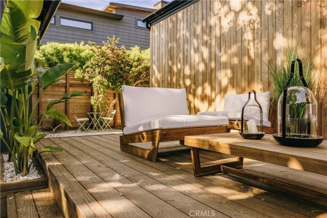 4033 Moore, Los Angeles, CA 90066