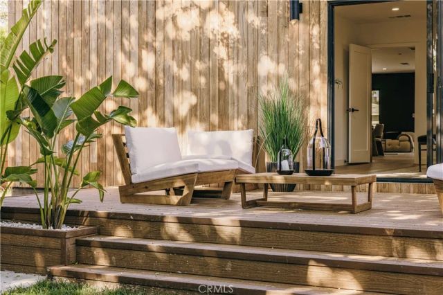 4033 Moore, Los Angeles, CA 90066