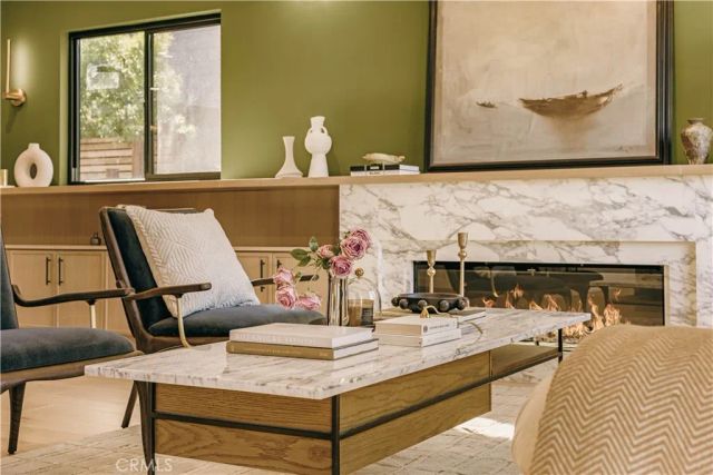 4033 Moore, Los Angeles, CA 90066