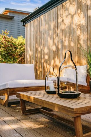 4033 Moore, Los Angeles, CA 90066