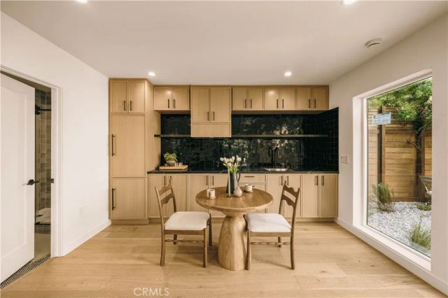 4033 Moore, Los Angeles, CA 90066