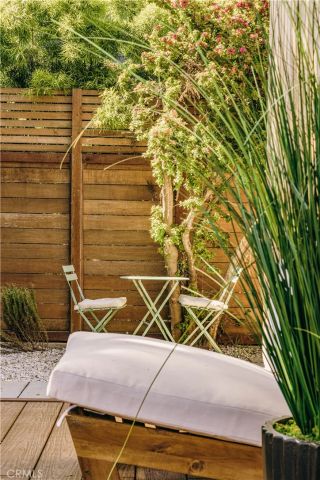 4033 Moore, Los Angeles, CA 90066