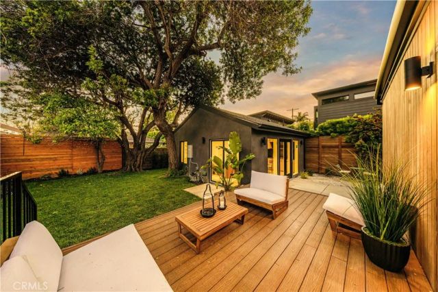 4033 Moore, Los Angeles, CA 90066