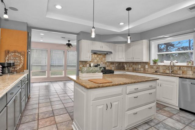 50 Village Hill Drive, Conroe, TX 77304