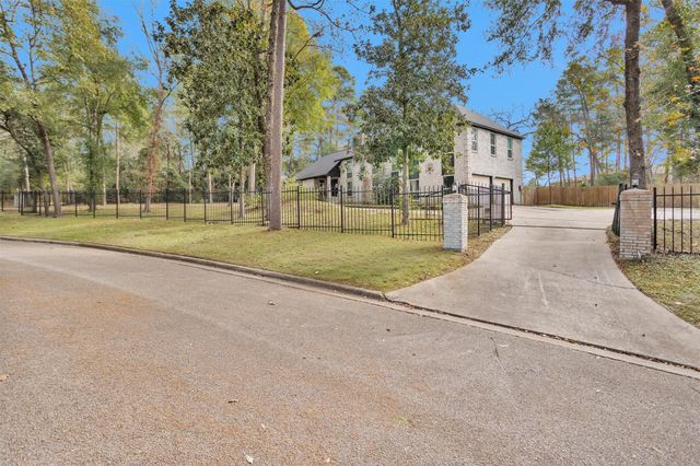 50 Village Hill Drive, Conroe, TX 77304