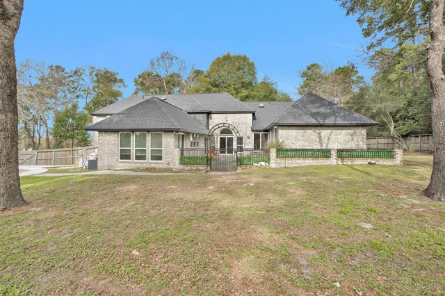 50 Village Hill Drive, Conroe, TX 77304