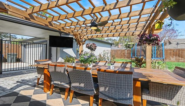 10718 Longmont Drive, Houston, TX 77042