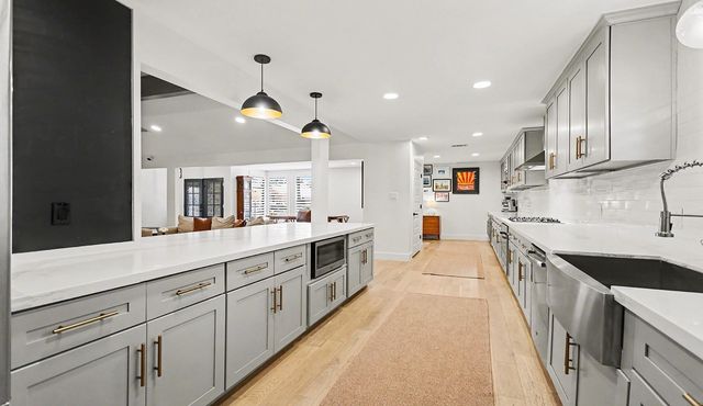 10718 Longmont Drive, Houston, TX 77042