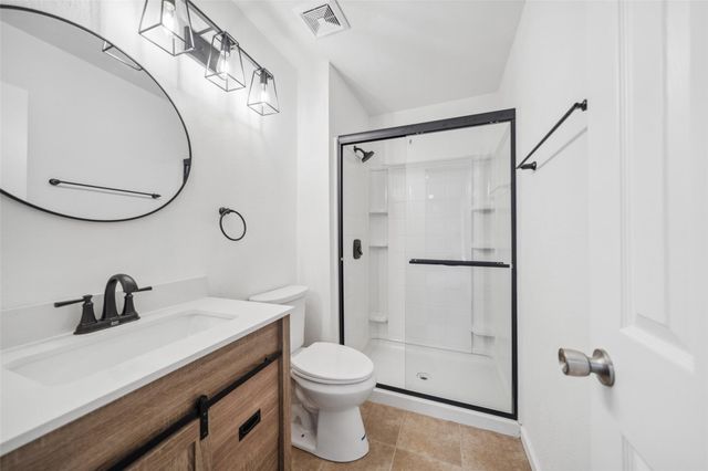 90 Crystal Lake Lane, The Woodlands, TX 77380