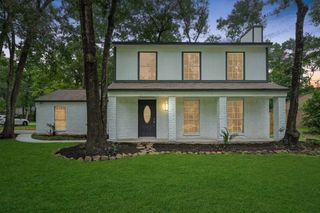 90 Crystal Lake Lane, The Woodlands, TX 77380