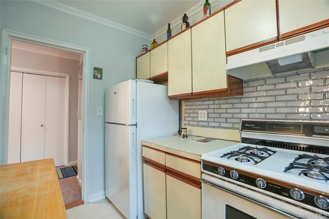 35 Rockledge Road 2A, Hartsdale, NY 10530