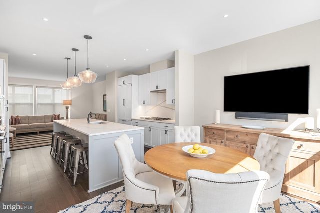 213 MONTGOMERY ST, Alexandria, VA 22314