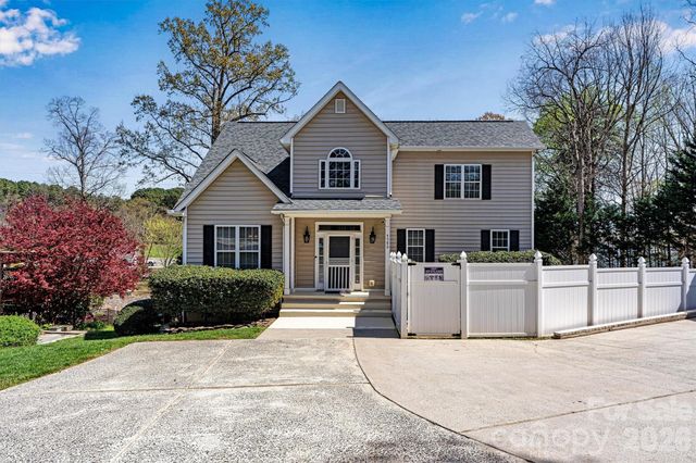 4586 Lynwood Road, Sherrills Ford, NC 28673