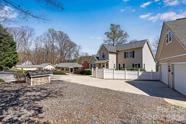 4586 Lynwood Road, Sherrills Ford, NC 28673