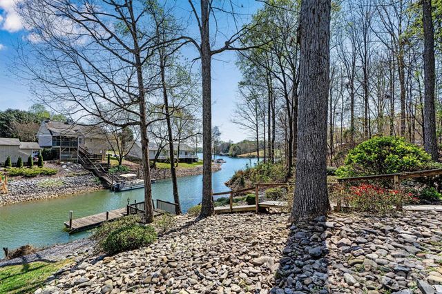 4586 Lynwood Road, Sherrills Ford, NC 28673