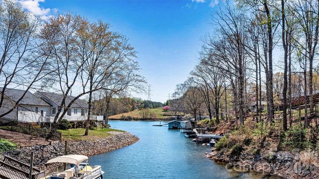 4586 Lynwood Road, Sherrills Ford, NC 28673