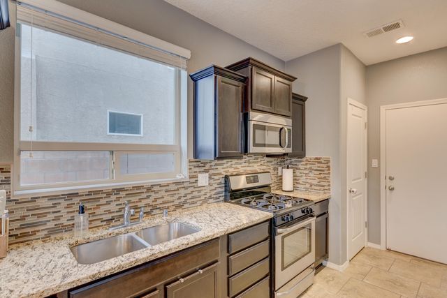 6820 Oasis Canyon Road NW, Albuquerque, NM 87114