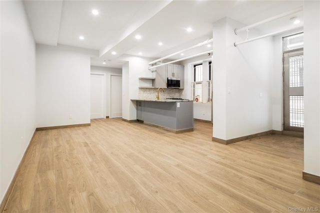 4516 39th Place, Sunnyside, NY 11104