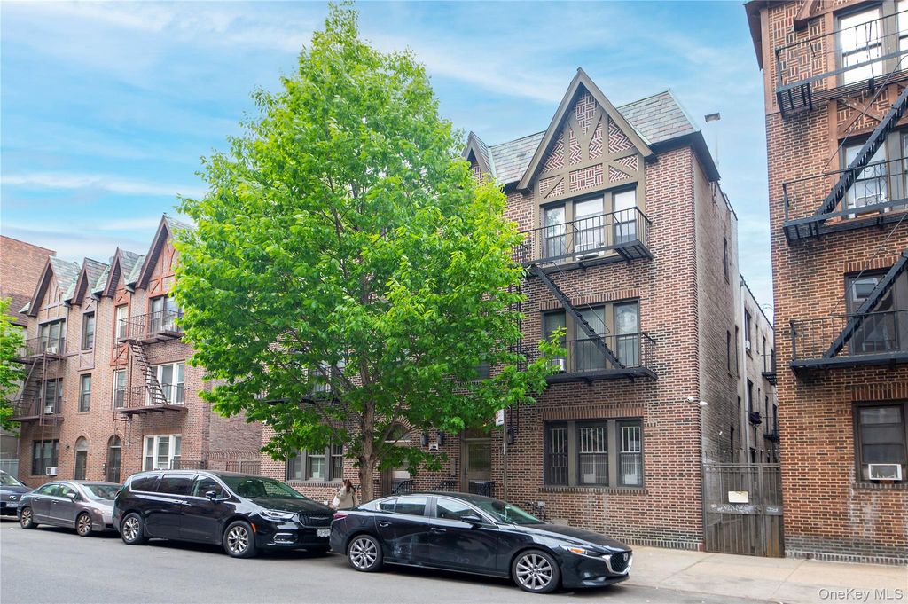 4516 39th Place, Sunnyside, NY 11104
