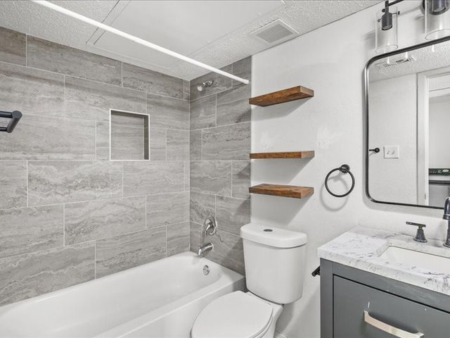 10650 Steppington Drive 237, Dallas, TX 75230