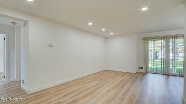 39 Poplar Place, Freehold, NJ 07728