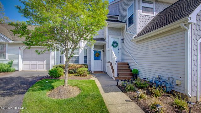 39 Poplar Place, Freehold, NJ 07728