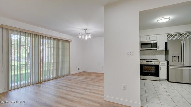 39 Poplar Place, Freehold, NJ 07728