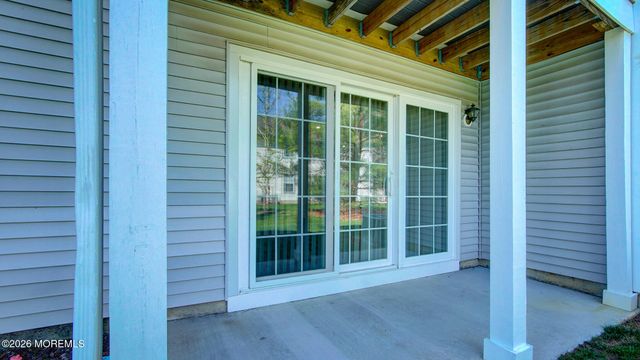 39 Poplar Place, Freehold, NJ 07728