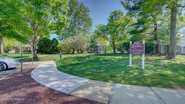 39 Poplar Place, Freehold, NJ 07728
