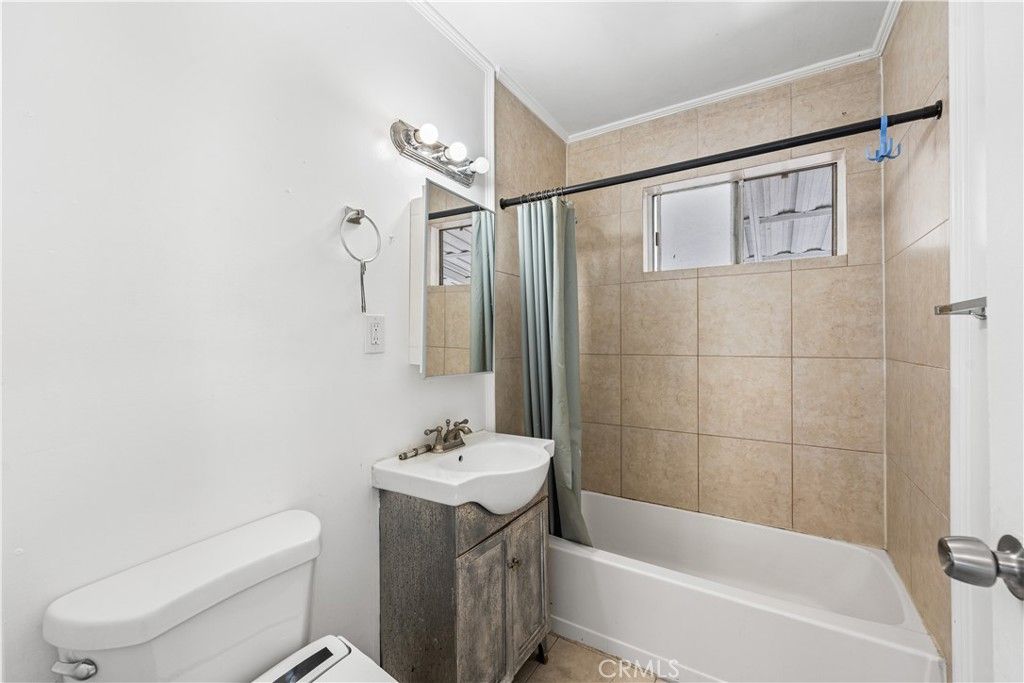 Image 15 of property listing at 1034 Loma Verde, Monterey Park, CA 91754