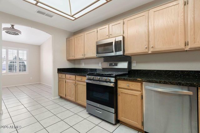 10773 W TONOPAH Drive, Peoria, AZ 85373