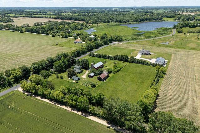 3402 Rutland Dunn Town Line Road, Stoughton, WI 53589
