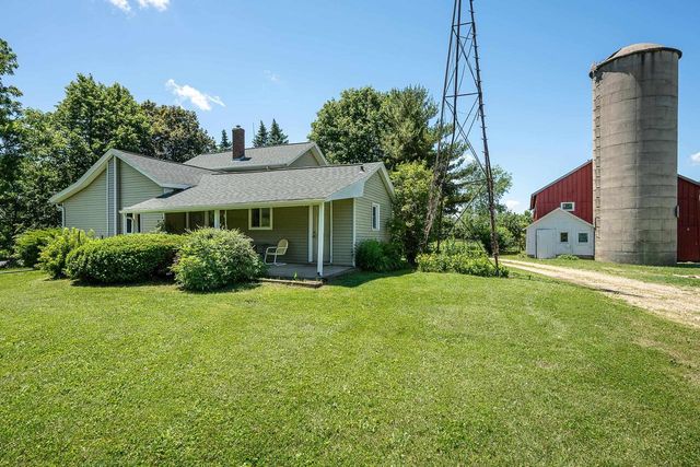 3402 Rutland Dunn Town Line Road, Stoughton, WI 53589