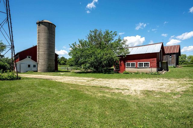 3402 Rutland Dunn Town Line Road, Stoughton, WI 53589