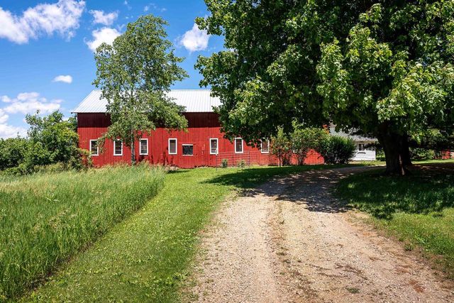 3402 Rutland Dunn Town Line Road, Stoughton, WI 53589