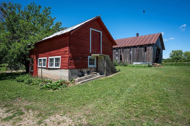 3402 Rutland Dunn Town Line Road, Stoughton, WI 53589