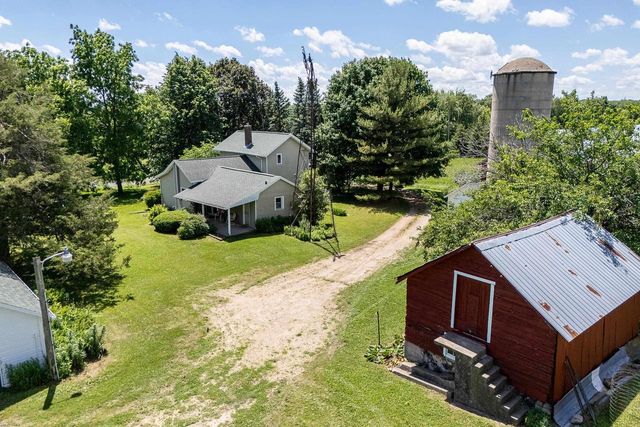 3402 Rutland Dunn Town Line Road, Stoughton, WI 53589