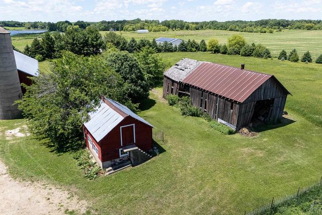 3402 Rutland Dunn Town Line Road, Stoughton, WI 53589
