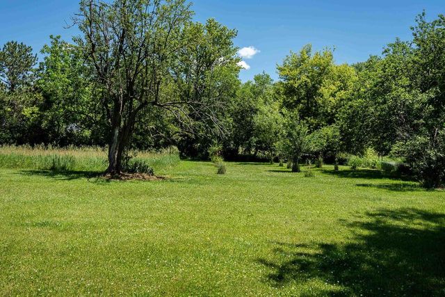 3402 Rutland Dunn Town Line Road, Stoughton, WI 53589