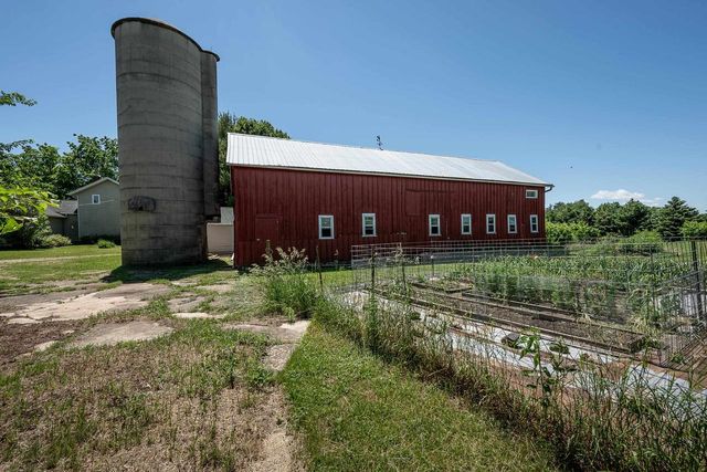 3402 Rutland Dunn Town Line Road, Stoughton, WI 53589