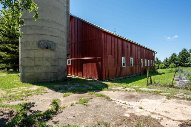 3402 Rutland Dunn Town Line Road, Stoughton, WI 53589