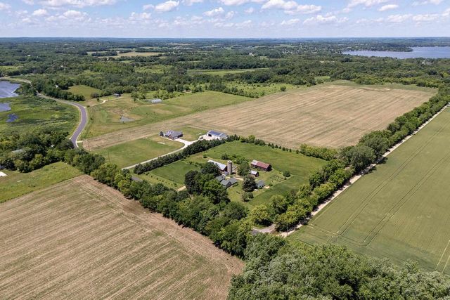 3402 Rutland Dunn Town Line Road, Stoughton, WI 53589