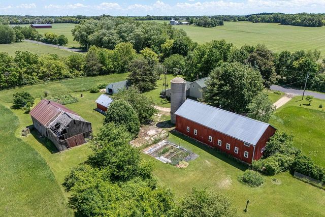 3402 Rutland Dunn Town Line Road, Stoughton, WI 53589