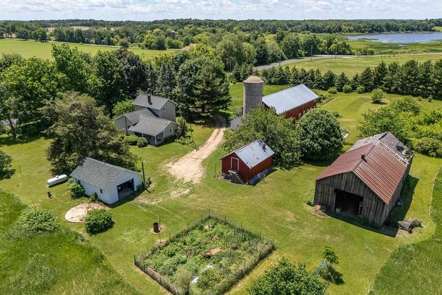 3402 Rutland Dunn Town Line Road, Stoughton, WI 53589