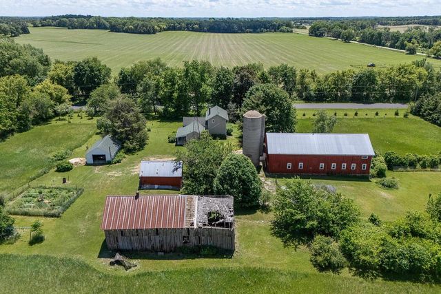 3402 Rutland Dunn Town Line Road, Stoughton, WI 53589