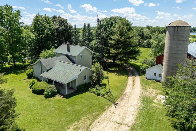 3402 Rutland Dunn Town Line Road, Stoughton, WI 53589