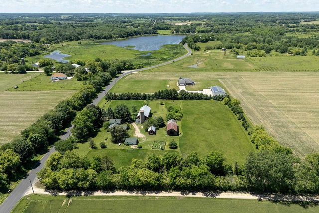 3402 Rutland Dunn Town Line Road, Stoughton, WI 53589