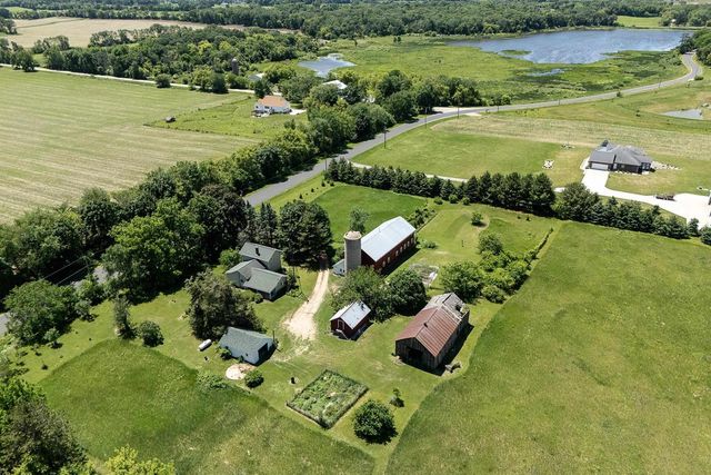 3402 Rutland Dunn Town Line Road, Stoughton, WI 53589