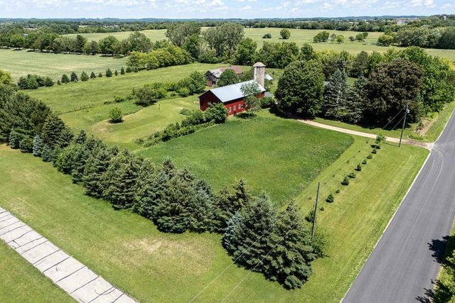 3402 Rutland Dunn Town Line Road, Stoughton, WI 53589